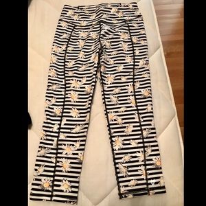Betsey Johnson Capri Leggings